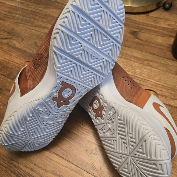 Nike Kevin Durant KD TREY IV TEAM ISSUE SZ. 16.5 BNWOT!! - Picture 7 of 8